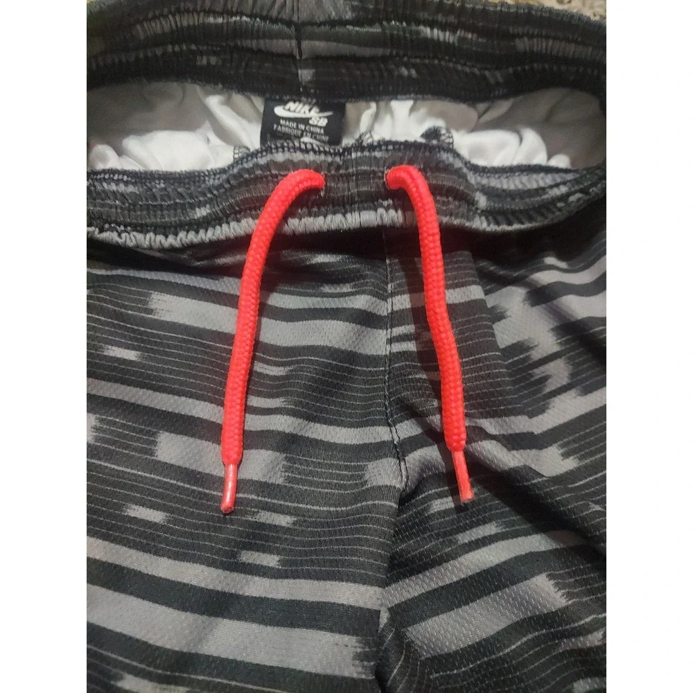 Nike Skateboarding‎ shorts
